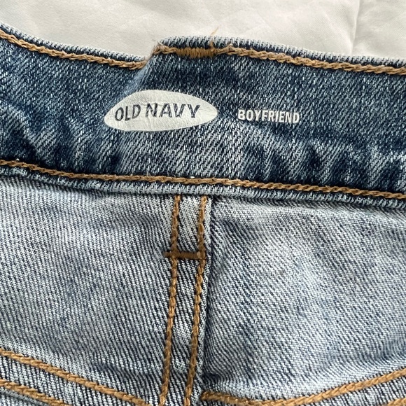 Old Navy Denim Boyfriend Shorts size 6 - Picture 3 of 4